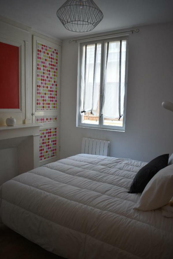 Maison Montreuil Apartment Онфльор Екстериор снимка